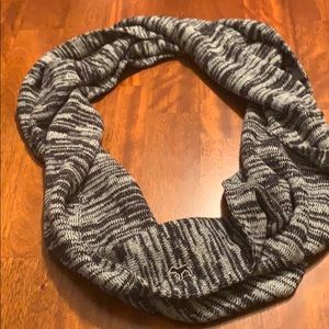VS Infinity Scarf